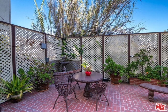 Photo - 2423 4th St Unit 5