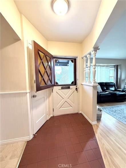 Photo - 970 W 8th St