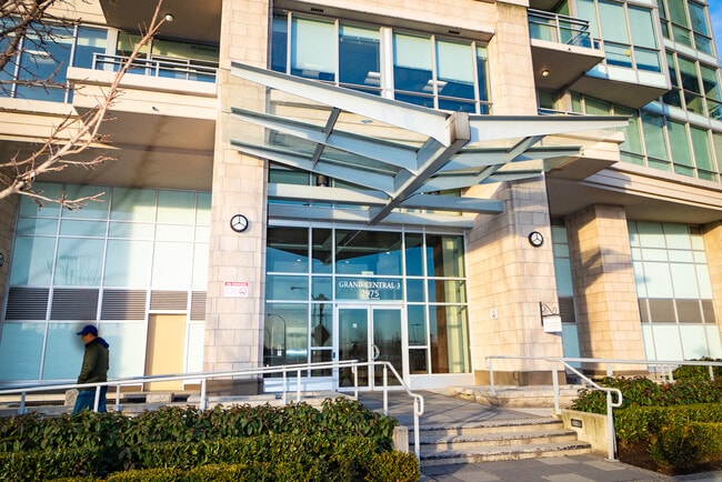 Photo - 2975 Atlantic Ave