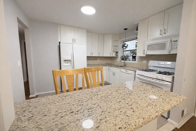 Photo - 2775 Morris Ave Unidad 1