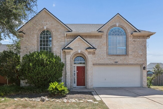 Building Photo - 15301 Ecorio Dr