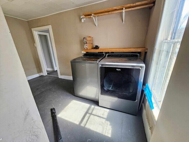 Photo - 310 maine st