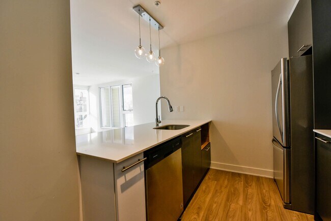 Photo - 9675 Av. Papineau Unit 402