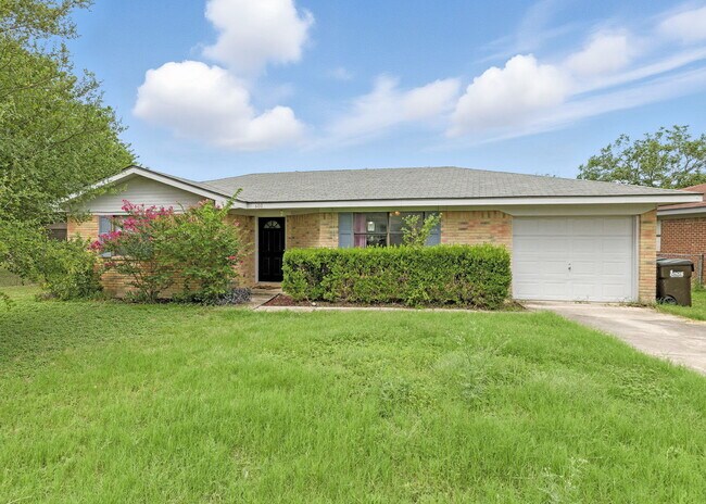 Photo - 600 N Cunningham St