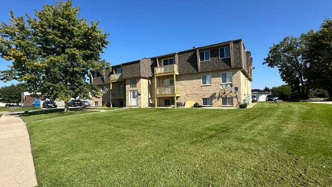 Building Photo - 2390 Bicentennial Ave Unit 12