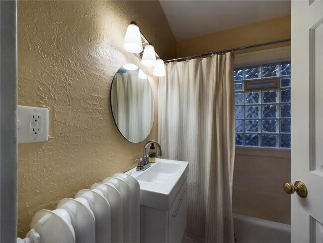 Photo - 1158 Marshall Ave