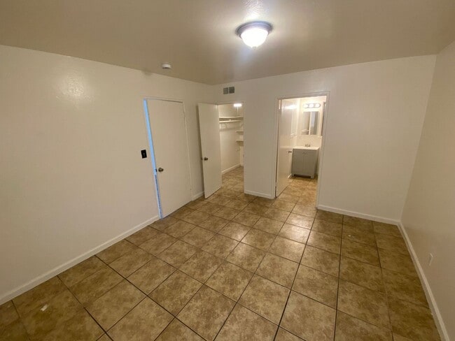 Photo - 4348 E Fairfax Ave Unit 4348