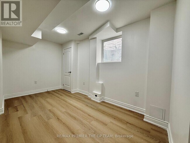 Photo - 62 Phoenix Blvd