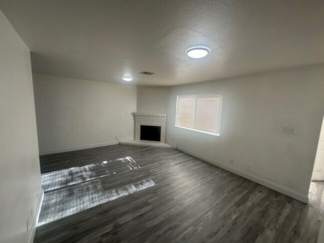 6945 Mendon Ln Unidad 6945 Mendon #2
