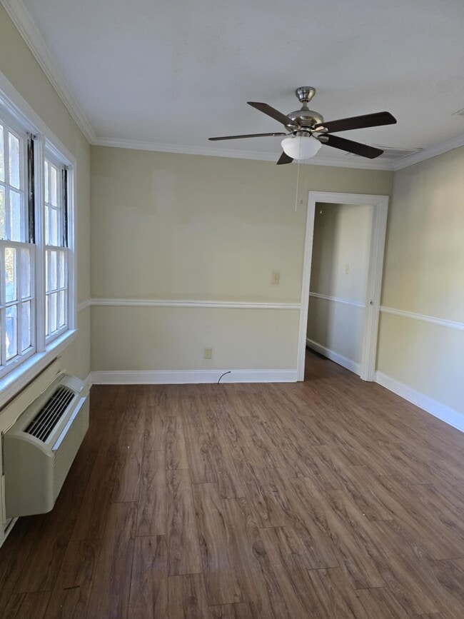 Photo - 836 Northside Dr E