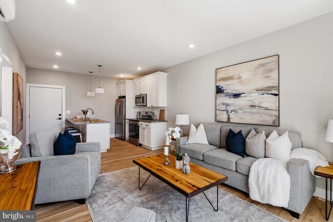 Photo - 1935 N 2nd St Unidad 403