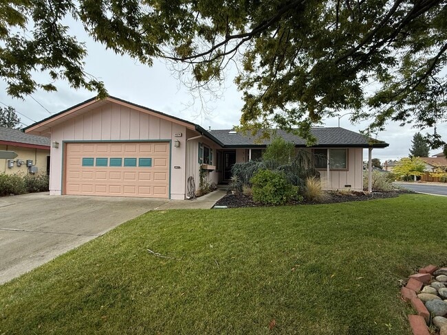 Single Story Home in Quiet Neigbhorhood Ne... - Single Story Home in Quiet Neigbhorhood Ne...