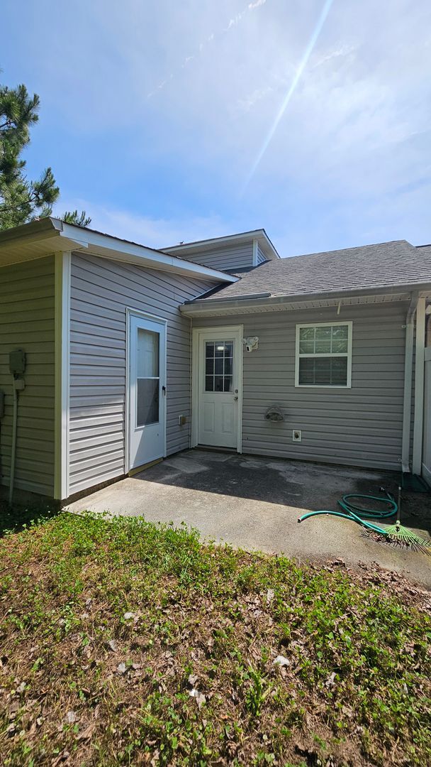Photo - 573 Corbin St