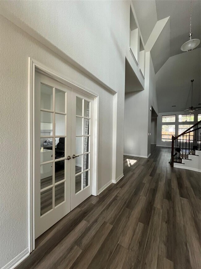 Photo - 121 Red Granite Rd