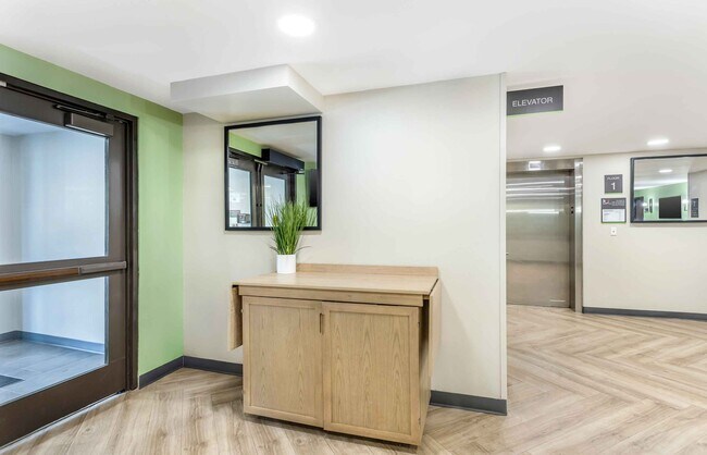 Furnished Studio-Long Island - Melville