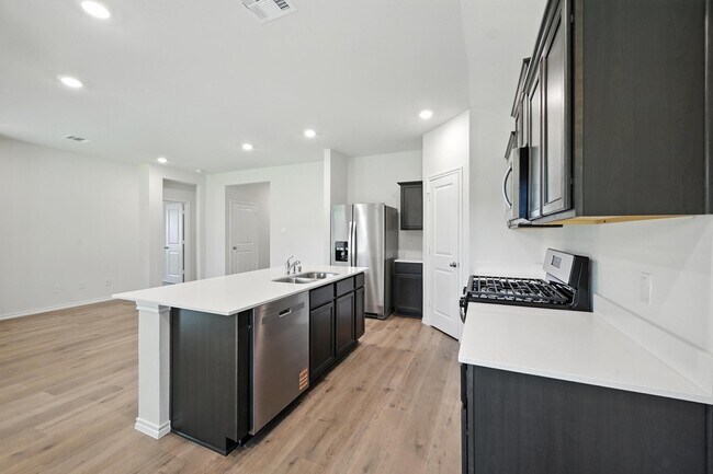 Photo - 405 Regiment Rd Casa