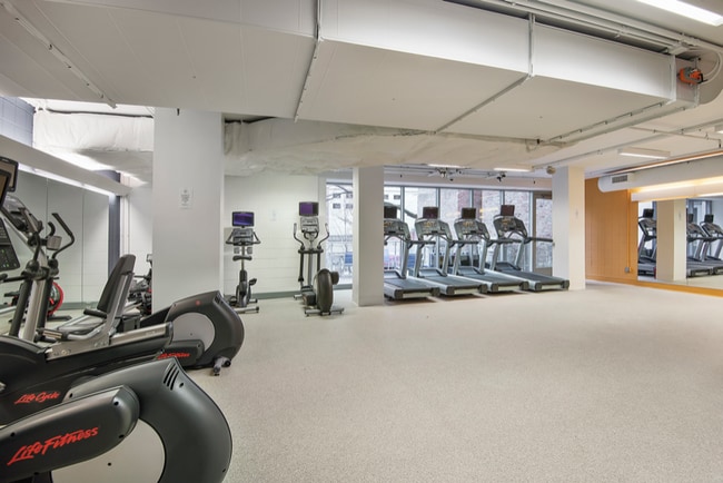 Photo - 912 N State St