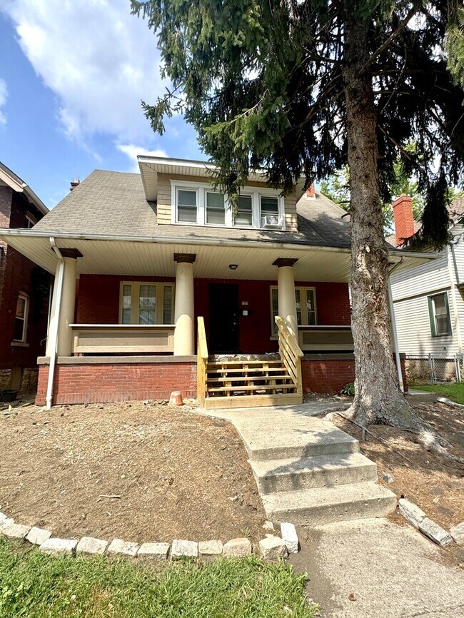 Photo - 6 Bedroom on Campus