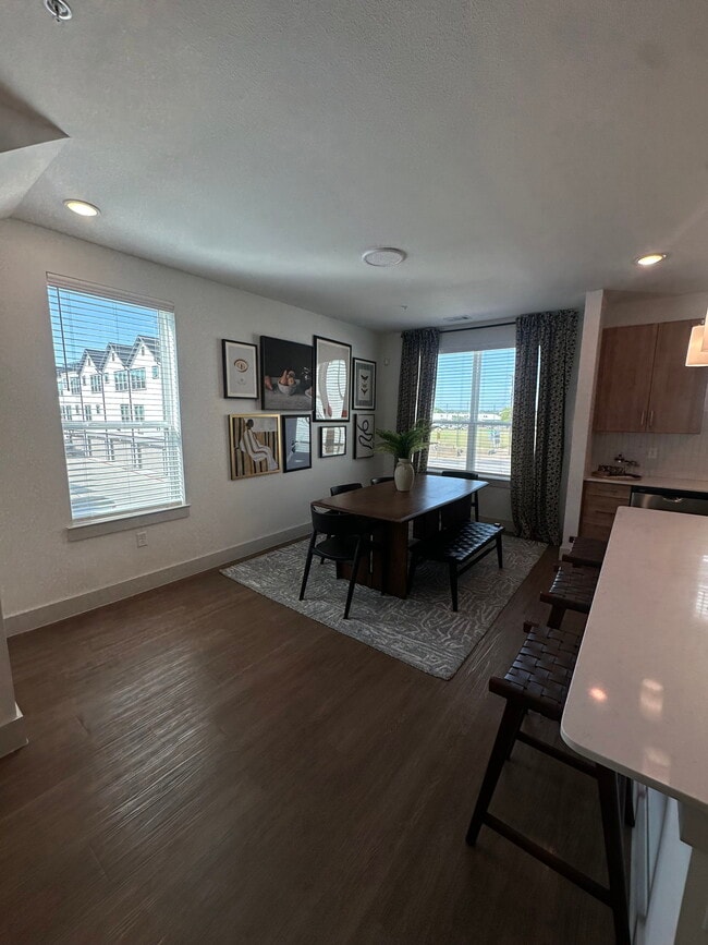 Photo - 1110 Parker St