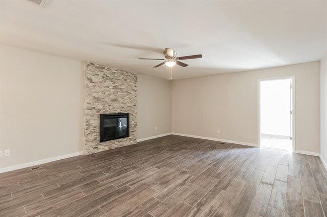 Photo - 8716 Tracy Dr