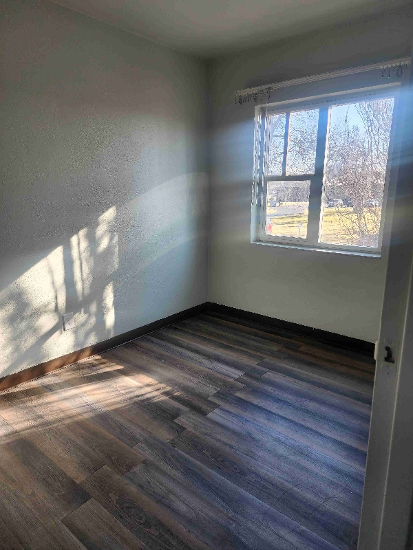 Building Photo - 316 S Pioneer Way Rental