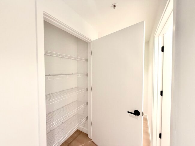 Photo - 107 NW 32nd St Unit B3