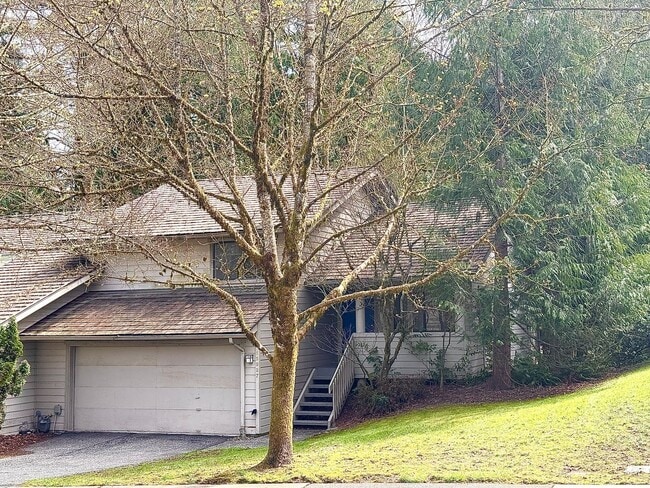 Building Photo - 2Bd/2Ba Redmond Duplex