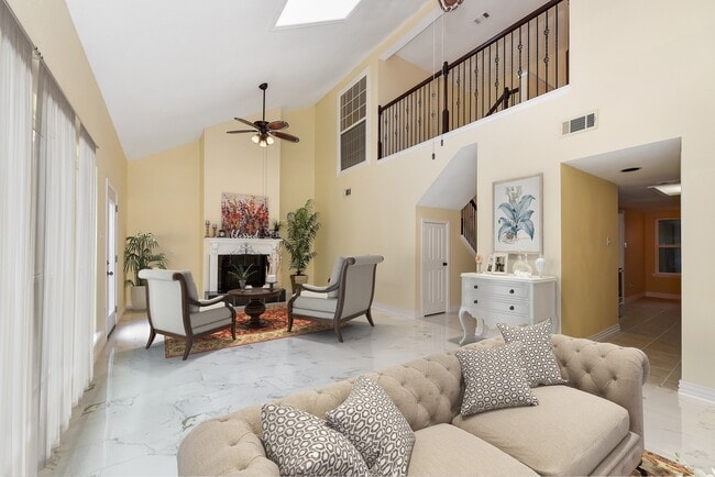 Building Photo - 15031 Kimberley Ct Unit 11