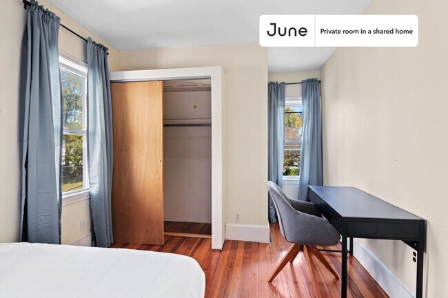 Room in Shared 6 bed/2 bath home in Allston