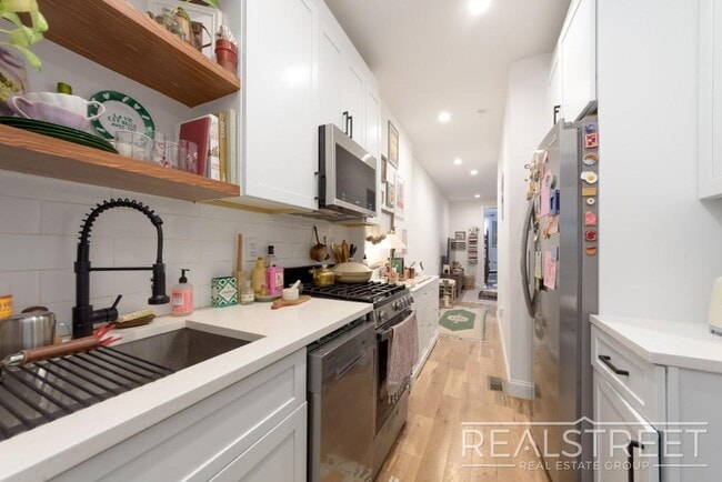 Photo - 3 Bed 2 Bath with W/D & Terrace! Unidad 1
