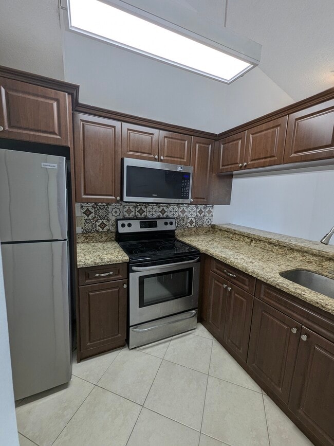 Photo - 18203 Glenmoor Dr Condo Unit 18203 Glenmoor Dr