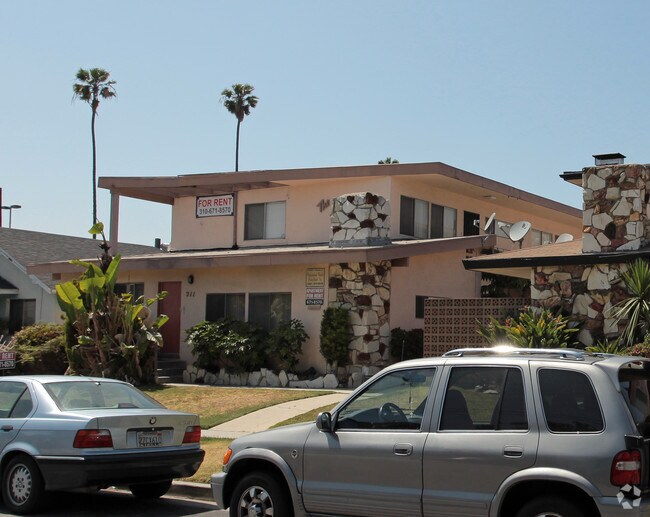 Photo - 211 E. Tamarack Ave.