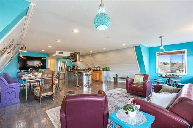 3106 Little Pl