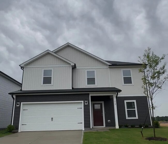 Building Photo - 612 White Birch Ln