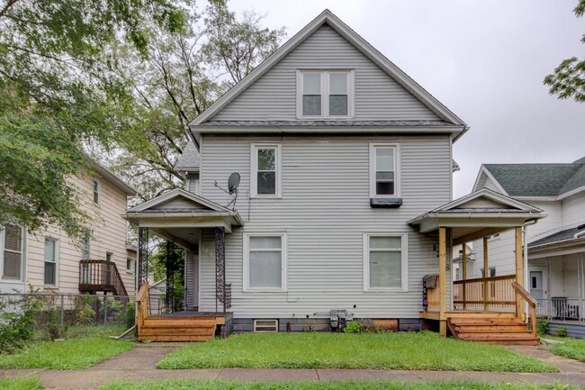 Building Photo - SL AAC1228 Unit 1230