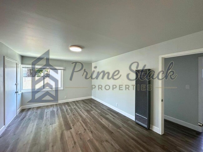 Photo - 122 Asbury St