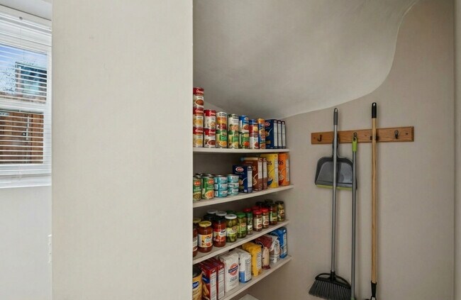 Photo - 2614 W Lunt Ave Unit G