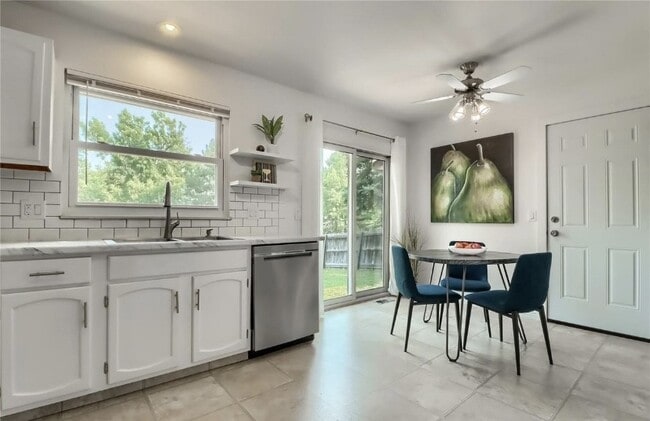 Cocina - 8157 W 93rd Way