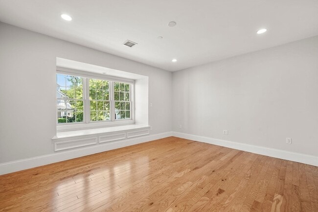 Photo - 137 Pleasant St Unit #11