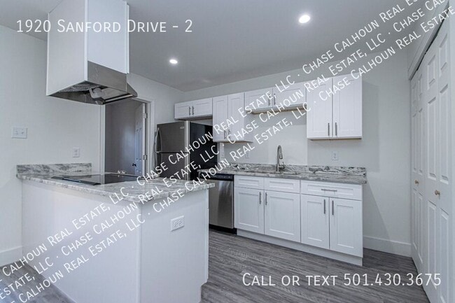 Building Photo - 1920 Sanford Dr Unit 2 Rental