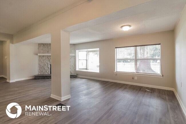 Photo - 2411 Chase Ave