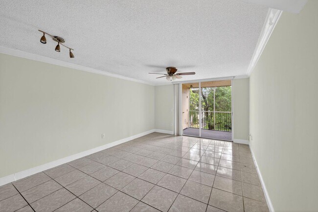 Photo - 8363 Lake Dr Unit 308