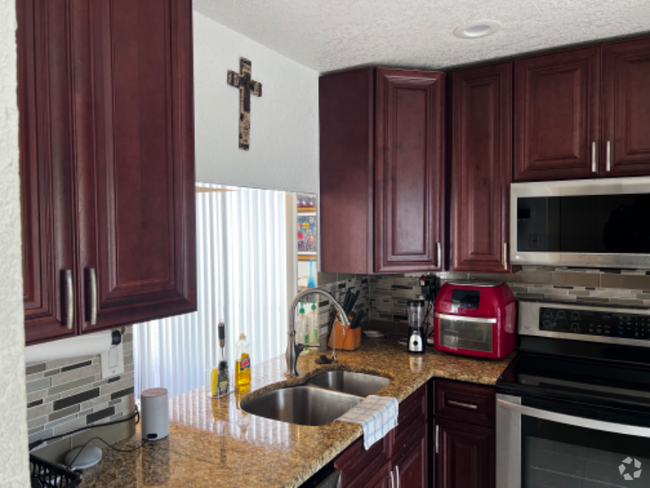 Building Photo - 9311 Wedgewood Dr Rental