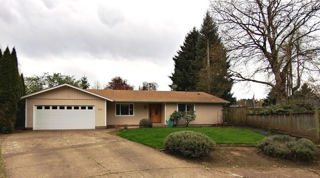 Building Photo - Gorgeous Home with Granite Counters and Custom Built-ins!