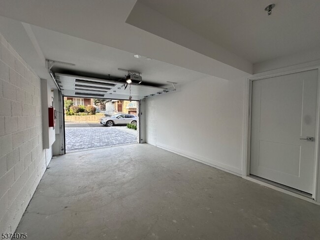 Photo - 250 Morningside Ave