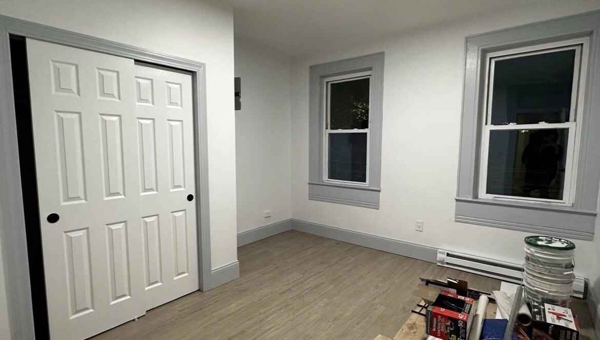 Photo - 22-17 Steinway St