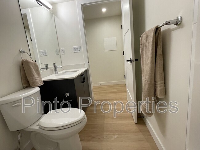 Photo - 8615-8108 108 St NW