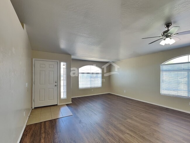 Photo - 3537 E Murrieta Rd