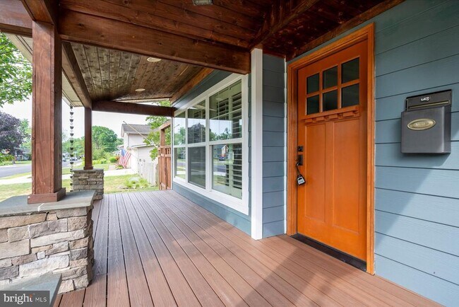 Photo - 102 Sycamore Rd