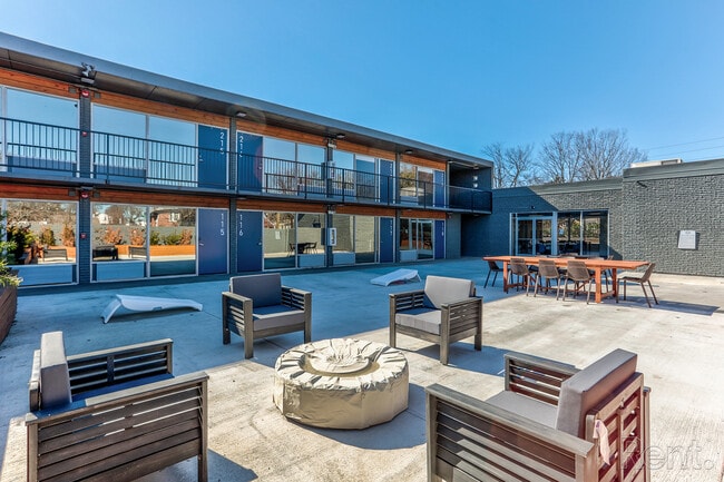 Photo - Dalton Station